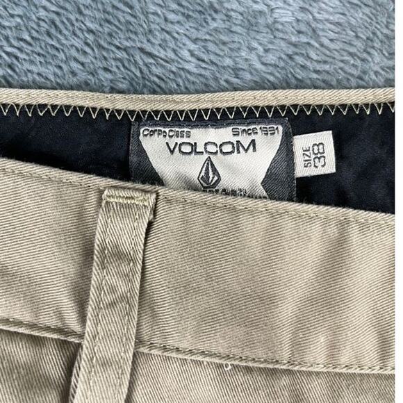 men's Brown Volcom chino shorts size 38 excellent condition - Picture 3 of 10